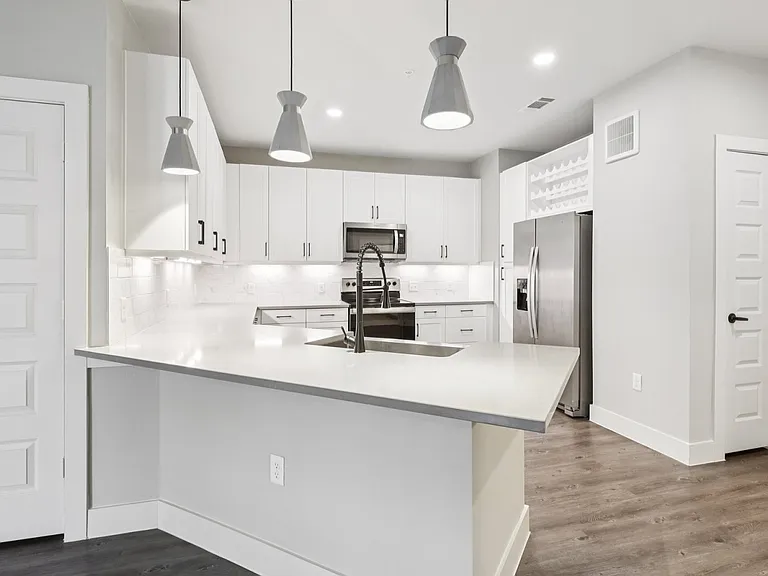 The Huntley — Photo 86