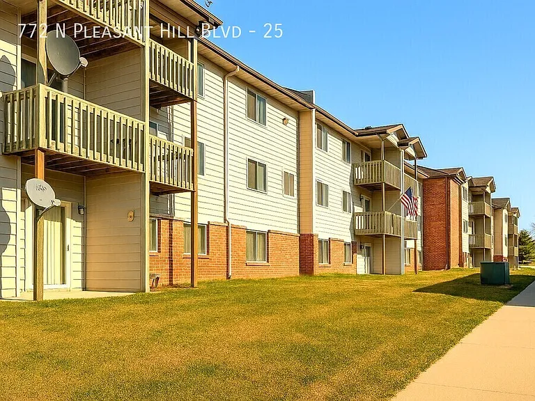 772 N Pleasant Hill Blvd — Photo 2