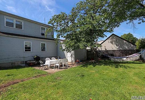 3rd image of 539 Lowell St