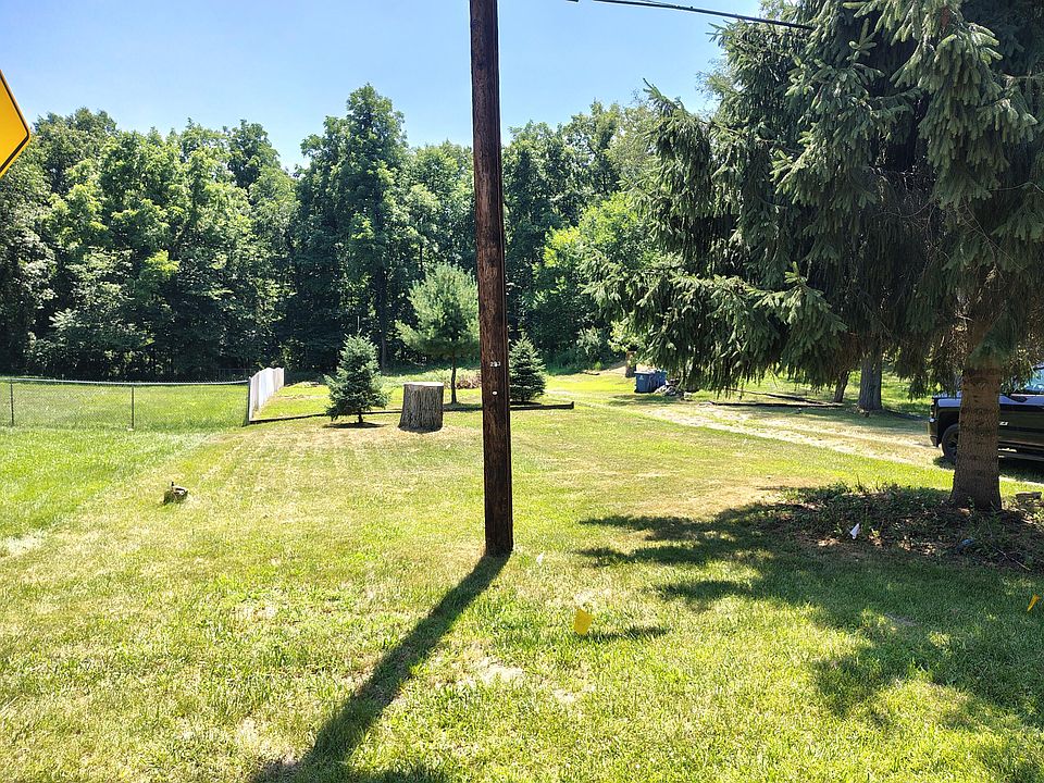 2nd image of 211 Waubascon Rd