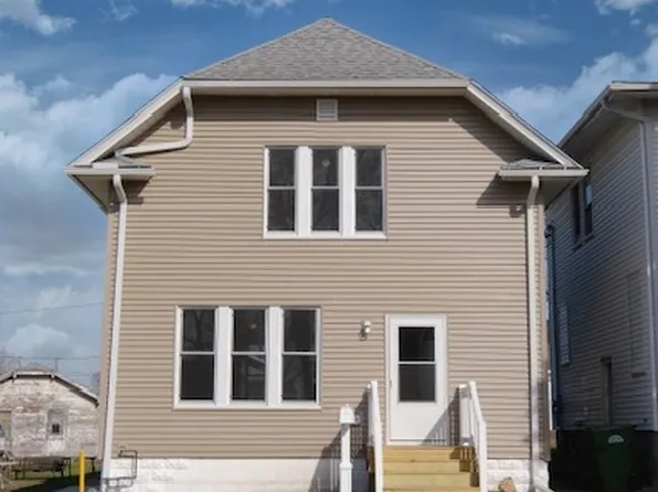 721 S 6th St, Clinton, IA 52732