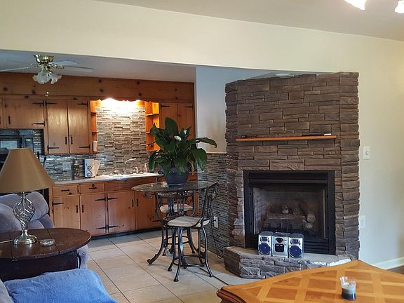 Open floor plan - Living room/Kitchen