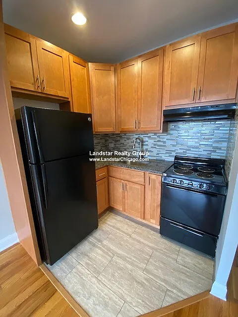Building Photo - 1023 Argyle Pl #303
