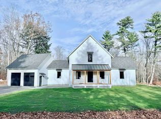 18 Woodland Grove Rd, Conway, NH 03818