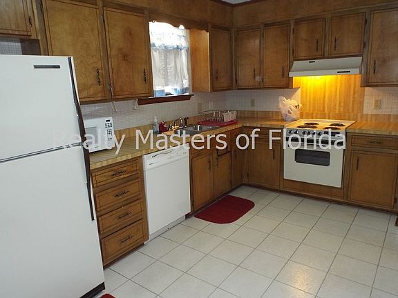 4th image of 7812 Deborah Dr