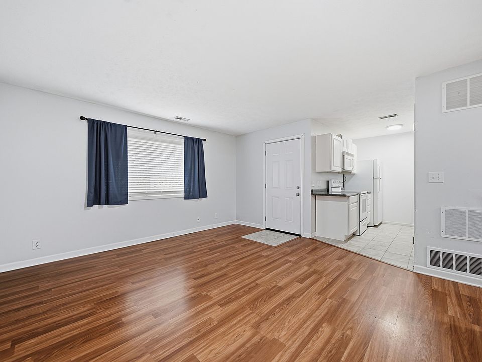 1st image of 5509 S 31st St #10