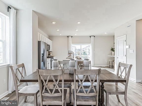 3rd image of 260 Macoun Way