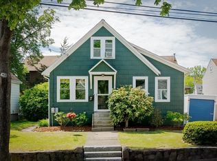21 Salman St, West Roxbury, MA 02132