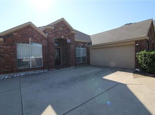 7401 Sweet Meadows Dr, Fort Worth, TX 76123