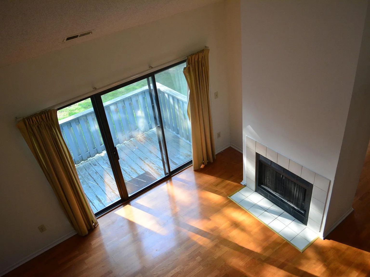 2 bed, 1450 sqft, $2,575 — Photo 4