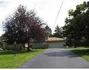 2534 Blossom Ln photo 1