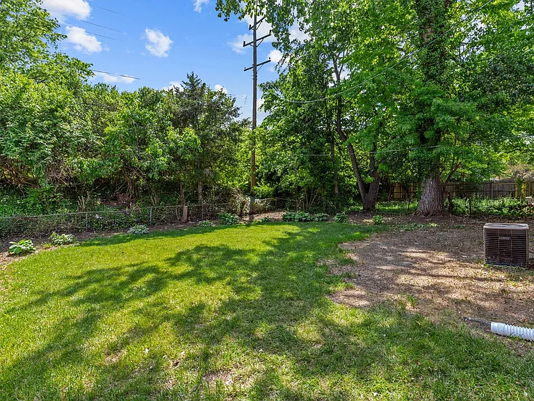 7812 Drexel Dr — Photo 16