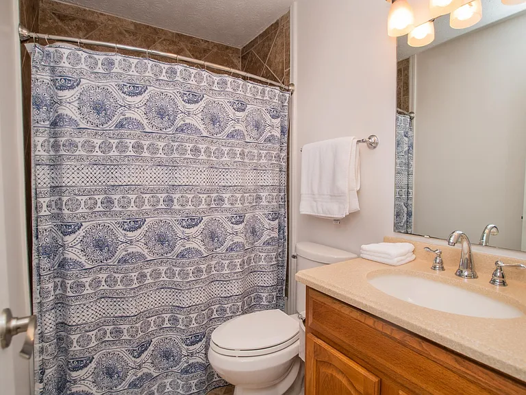 541 E Pine Ridge Dr — Photo 9