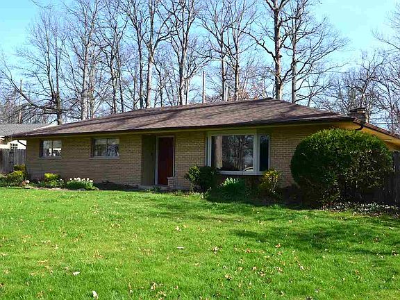 4th image of 2923 Woodstock Ct