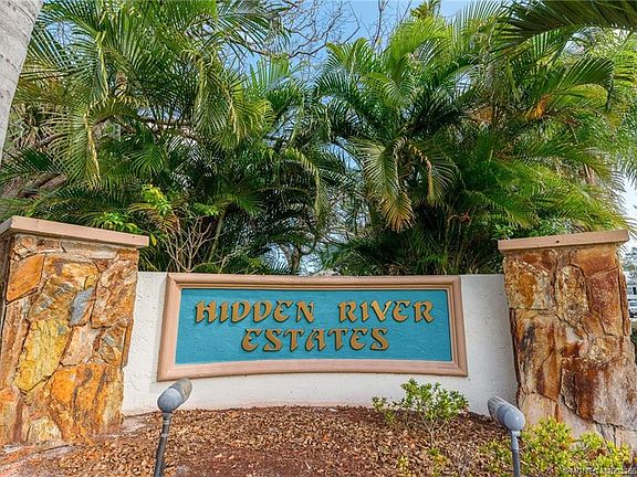 3rd image of 657 SE Hidden River Dr