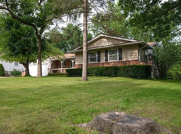 2nd image of 9233 Lowell Ave