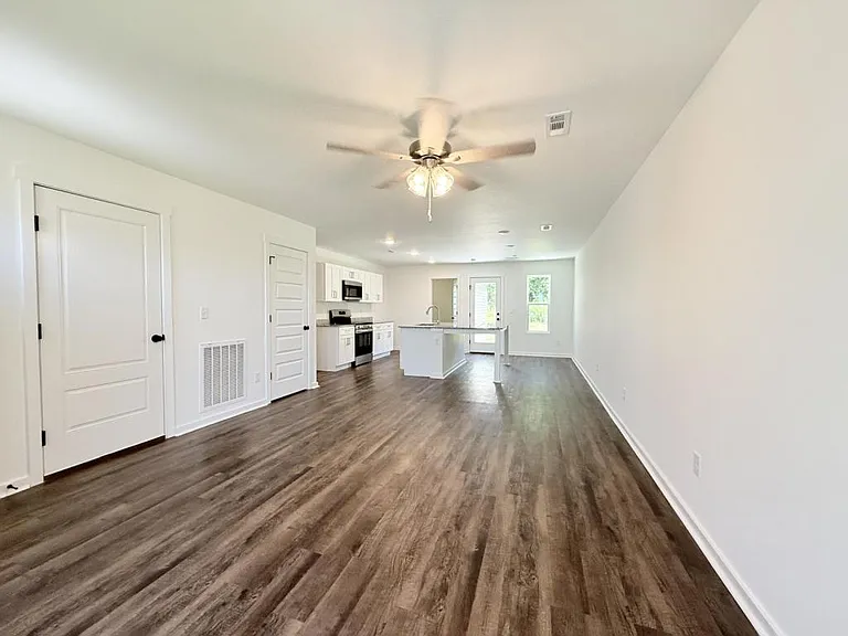 211 S Eagle Ln — Photo 18
