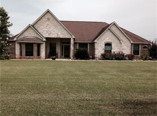 1919 Rodeo Dr, East Bernard, TX 77435