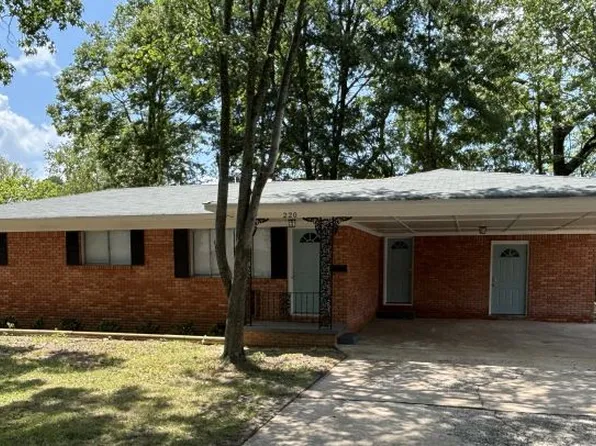 220 Sunnymeade Dr, Little Rock, AR 72205