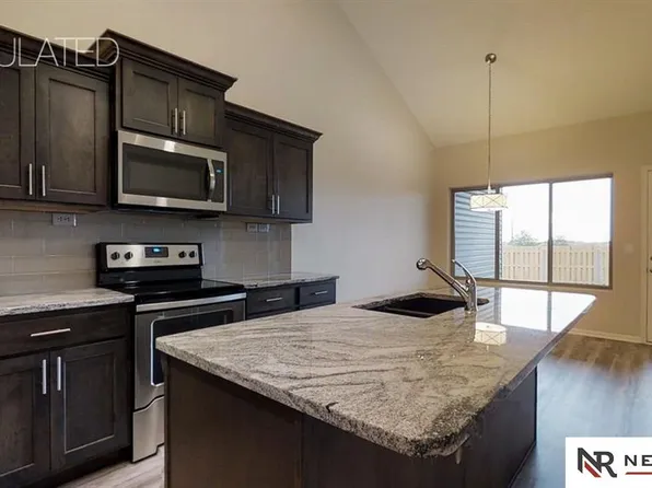 9921 Keystone Dr, Lincoln, NE 68516