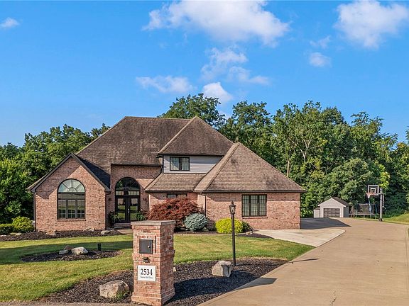 5th image of 2534 Bonnie Dell Dr
