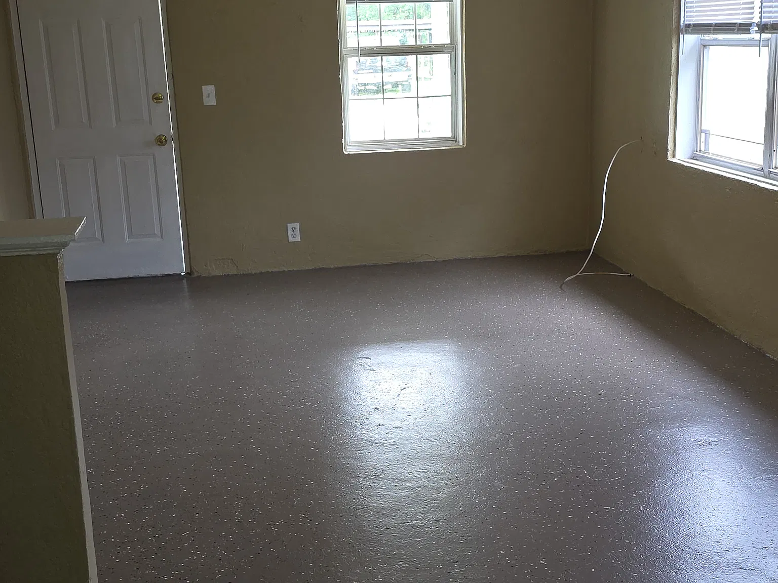 2 bed, 744 sqft, $1,075 — Photo 3