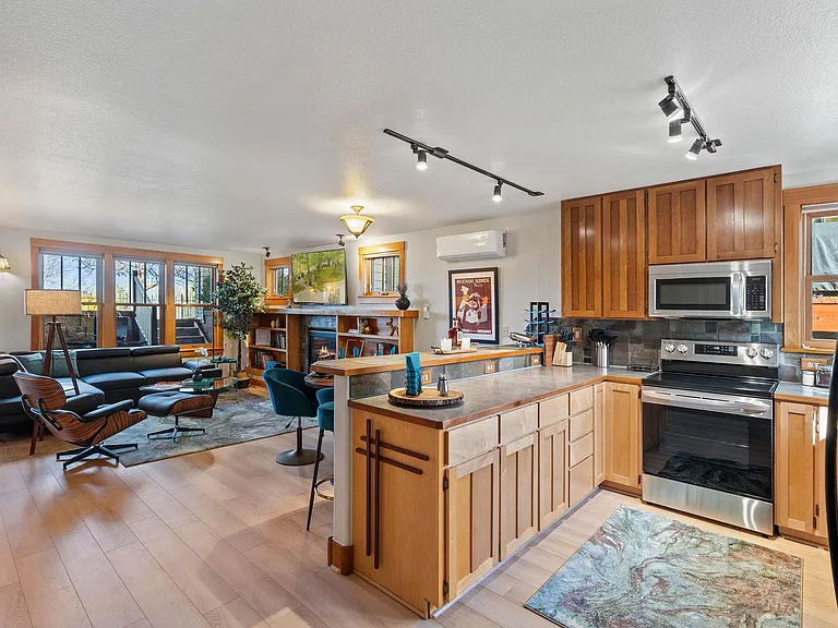 415 Mason Ct #5B — Photo 6
