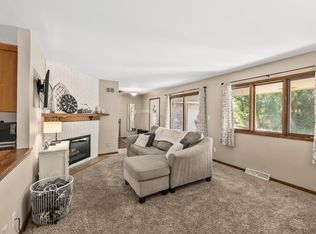 2891 Nassau Dr, Brookfield, WI 53045