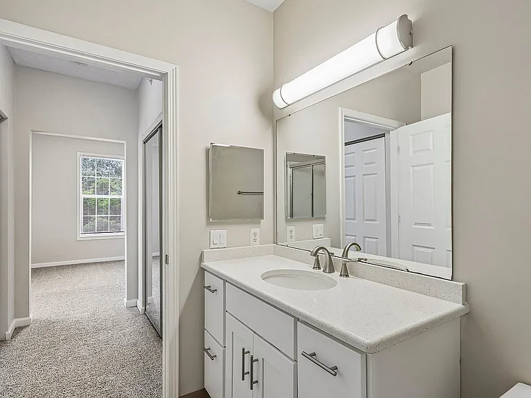 Elegant bathroom with a modern vanity