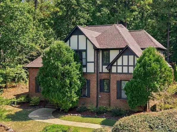 393 Greystone Glen Cir, Birmingham, AL 35242