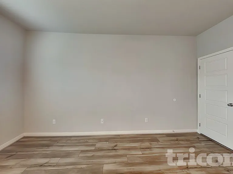 5806 Nyla Way — Photo 2