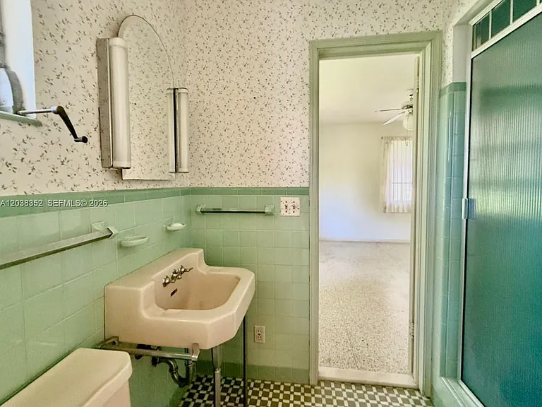 1235 Jefferson St — Photo 21