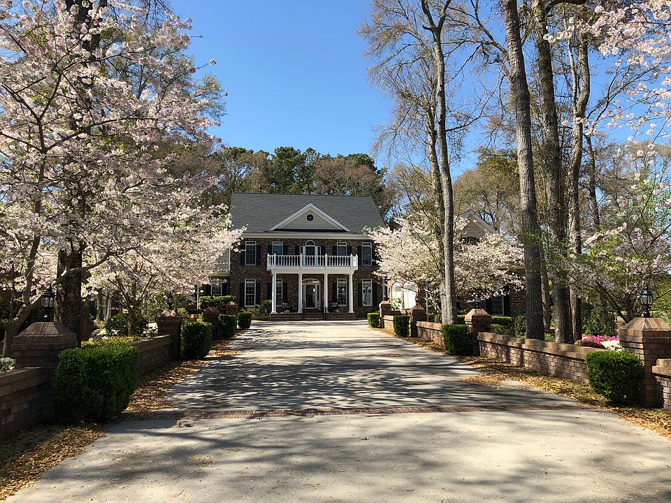 1st image of 635 Oyster Bay Dr