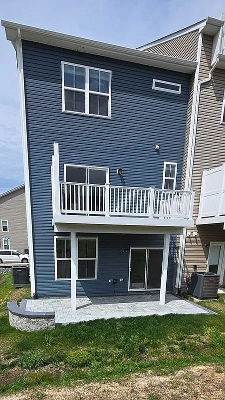 Building Photo - 1605 Aster Ln