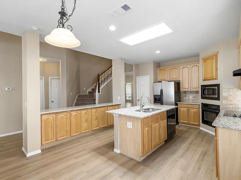 11650 Cape Royal Ln — Photo 12