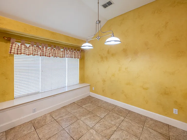6366 Shadywood Dr — Photo 21