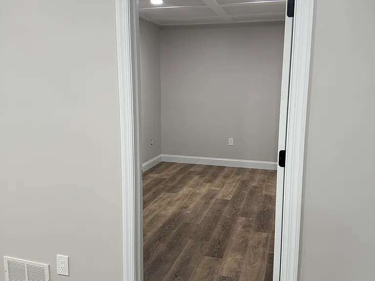 1011 Greystone Cir — Photo 50