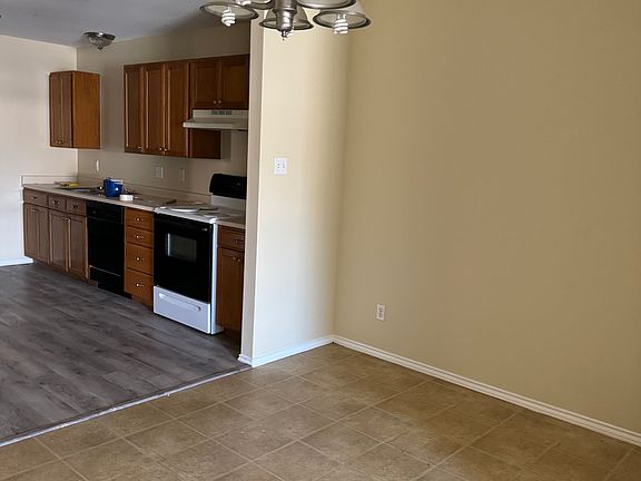 3rd image of 3407 Greenridge Dr #1