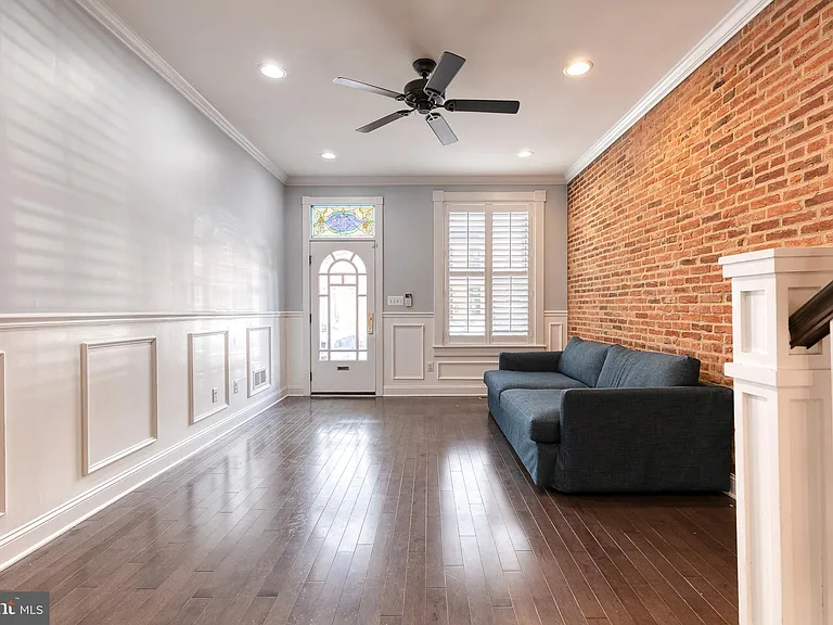 2205 Bank St — Photo 4