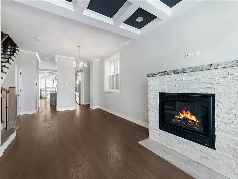 6241 S Woodlawn Ave — Photo 7