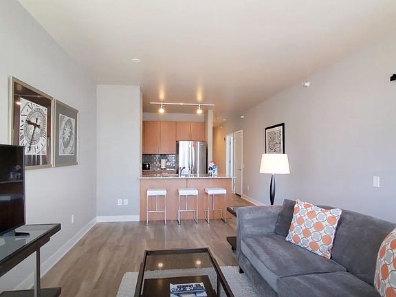 3rd image of 1 W Hubbard St #504