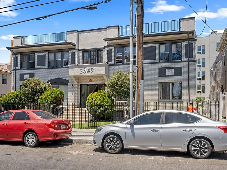2849 San Marino St #110A — Photo 2