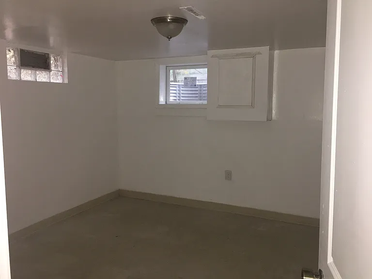 4237 E 11th Ave — Photo 14