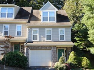 40 Westpointe Dr, Ephrata, PA 17522