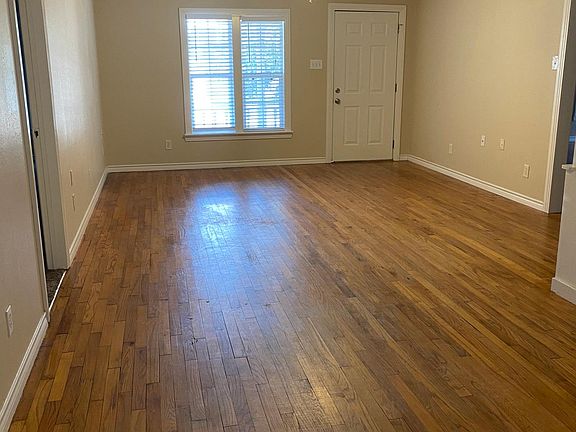 3rd image of 303 Park Pl