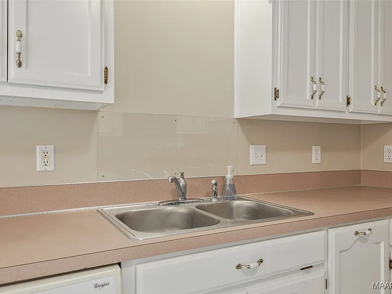 1703 Pebble Creek Dr — Photo 23
