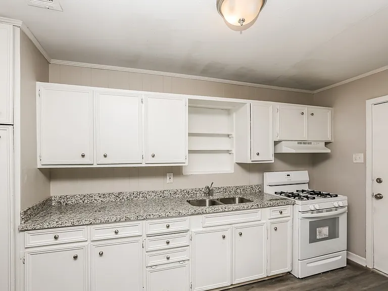 686839_022_kitchen_13138990.jpg