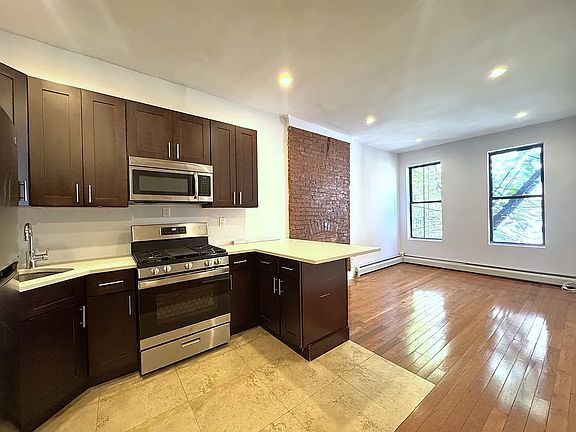 3rd image of 84A Rogers Ave APT 2R