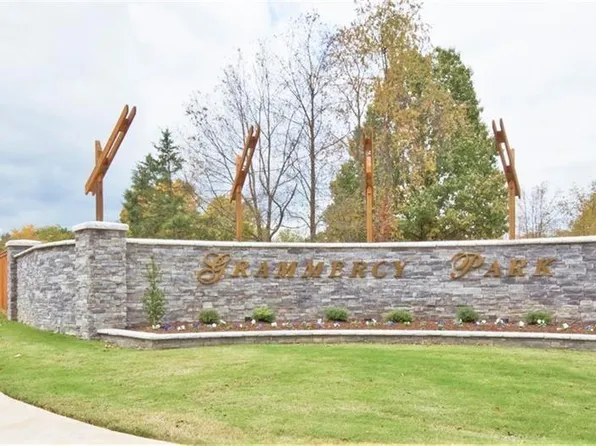 1905 NE Chaucer St #92, Bentonville, AR 72712