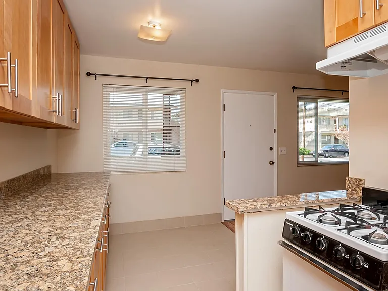 4 E 41st Pl — Photo 10